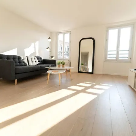 Appartement Fc Beau Et Spacieux 2p En Plein Coeur De *