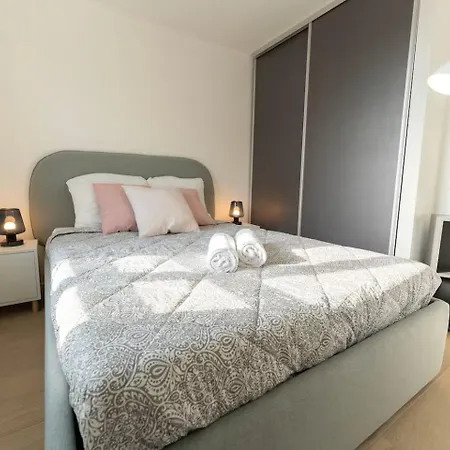 Fc Beau Et Spacieux 2p En Plein Coeur De